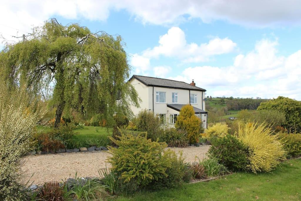 Country Home With Gardens Newtown  Exterior photo